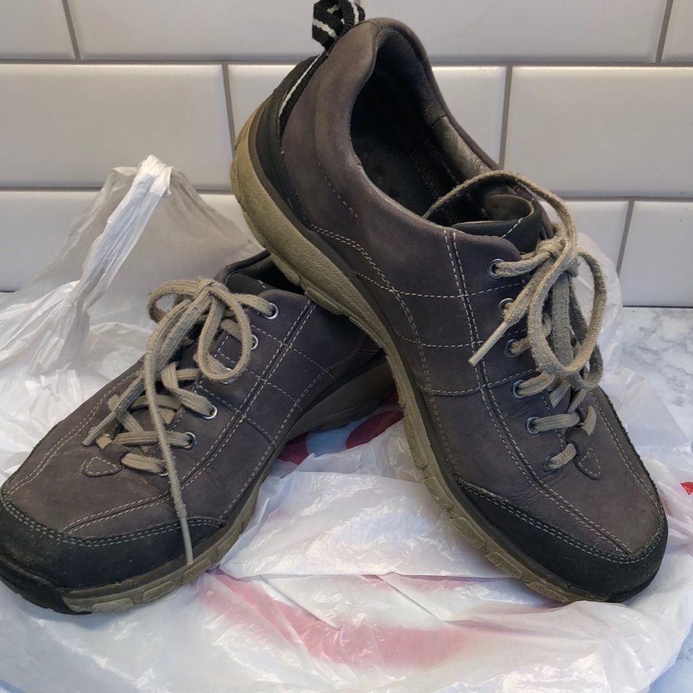 Clarks Woman’s  Wavewalk Shoes Gray